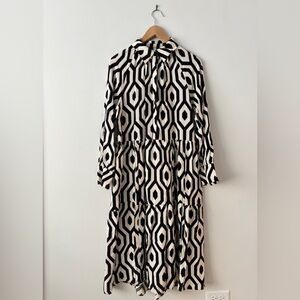 H&M Monochrome Long Sleeve Dress